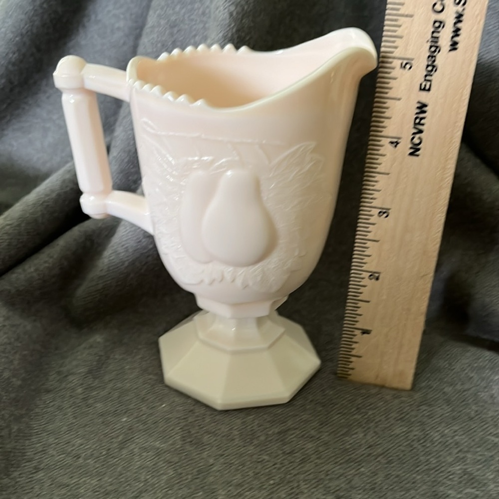 🌻 Vtg Jeanette Pink Milk Glass Creamer - Picture 7 of 9
